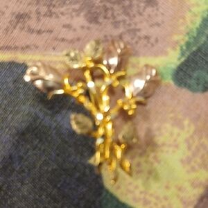 Vintage 1970s Black Hills 10k Gold-Tone Floral Bouquet Brooch - Women Jewelry